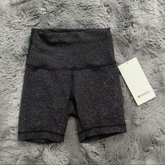 lululemon athletica Pants - Lululemon Wunder Train High-Rise 6" Patterned Short Legging